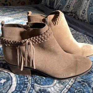 NEW Michael Shannon Tan Suede Side Zip Braided Fringe Mallory Booties SZ 10